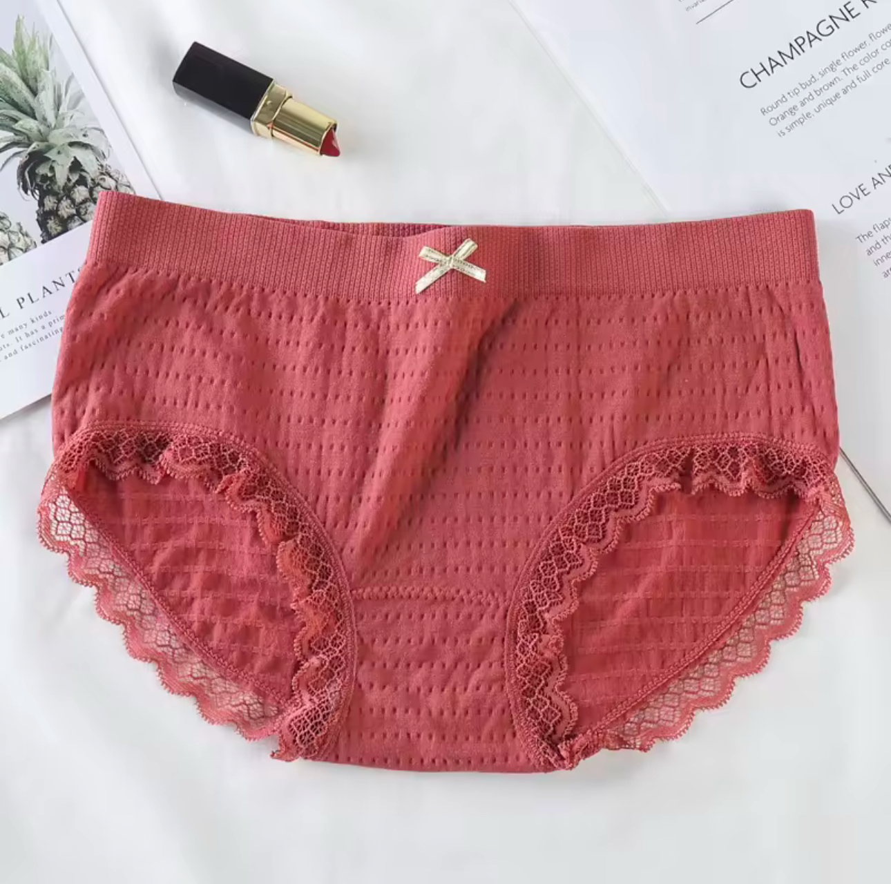 Women's Mid-Rise Cotton Underwear Antibacterial Butterfly Briefs Lace Decoration Breathable Seamless Mid Waist Panties Everyday