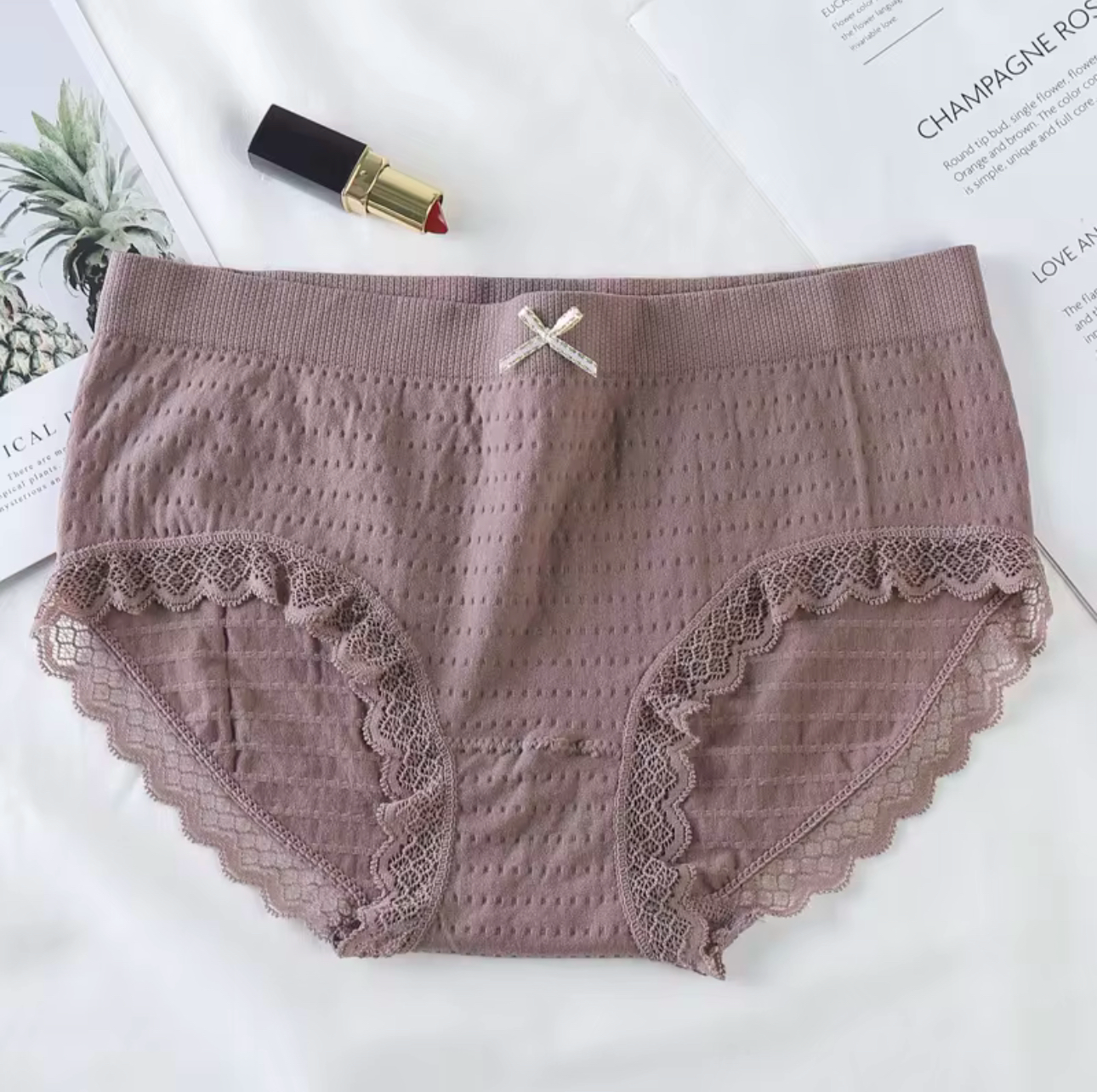 Women's Mid-Rise Cotton Underwear Antibacterial Butterfly Briefs Lace Decoration Breathable Seamless Mid Waist Panties Everyday