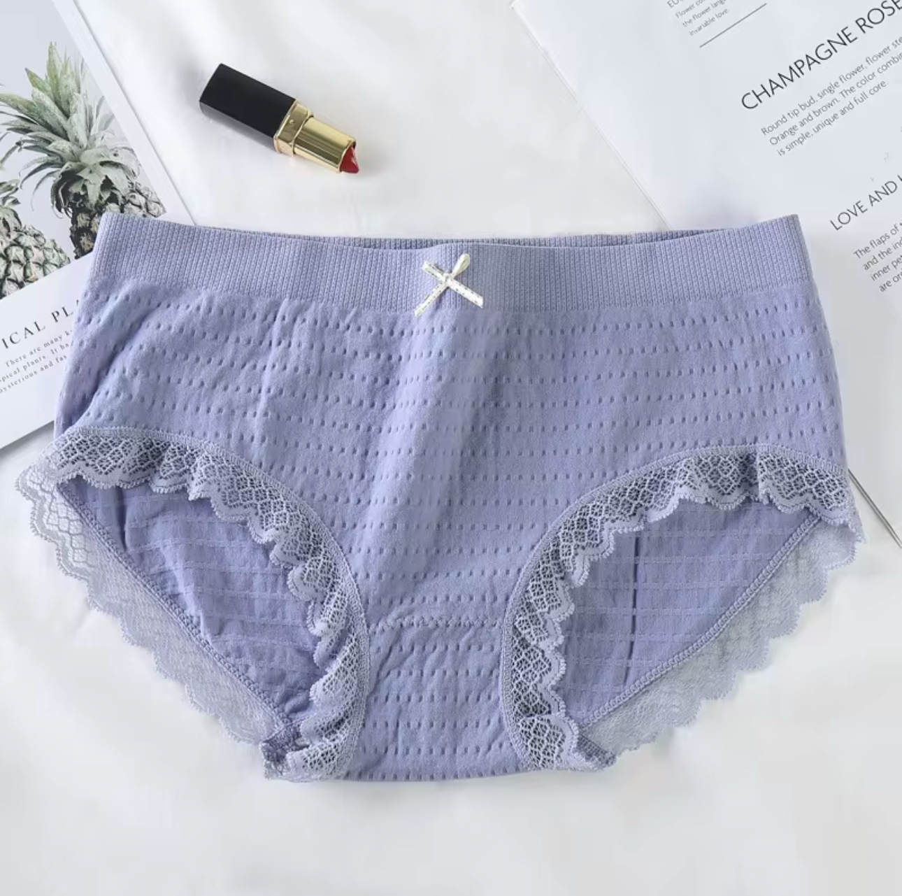 Women's Mid-Rise Cotton Underwear Antibacterial Butterfly Briefs Lace Decoration Breathable Seamless Mid Waist Panties Everyday